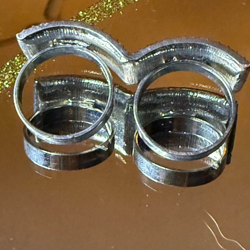 Elegant Silver and Black Women's Ring - Picture 9 of 9